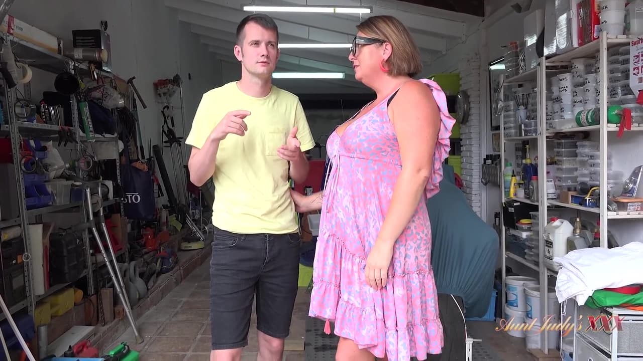 Busty Redhead Cougar Jojo Seduces The Mechanic_main_thumbnail