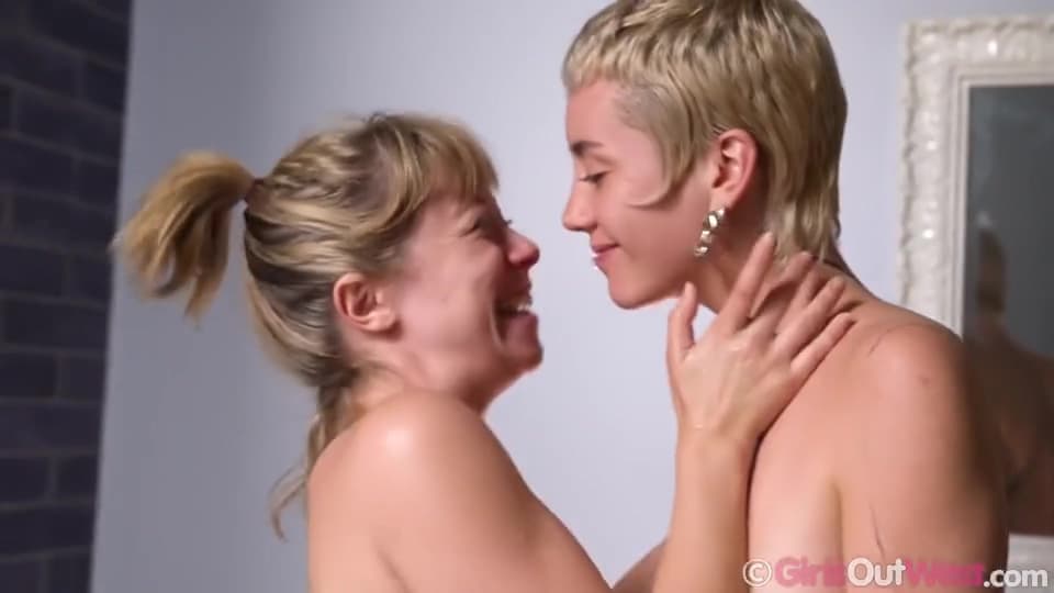 Jordan & Taylah Amateur Lesbian Sex_main_thumbnail