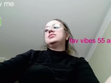 Chloue and Gretta live cam