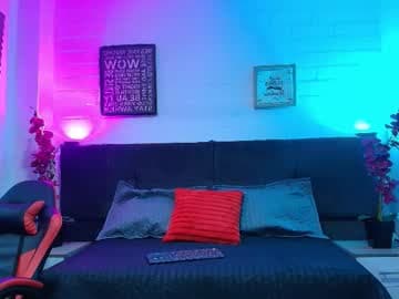 AdamsWalkerr_ live cam