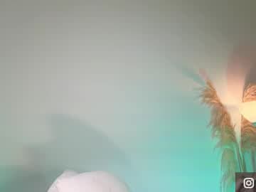 oficialanyii💜 live cam