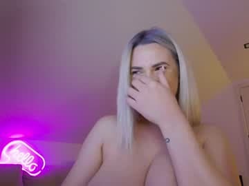 A day u didn't smile is a lost day! live cam