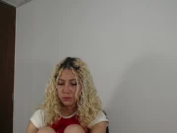 Ari Bunnie 🐈‍⬛🥕 live cam