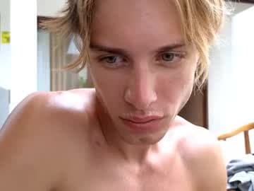 Sasha -- fansly.com/SpecterOfCummunism live cam