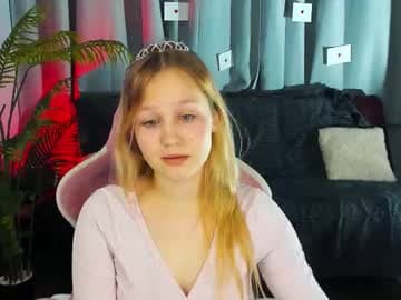 Lane (╯▽╰ ) live cam