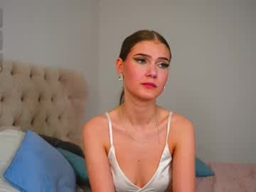 Your naughty Emily>< live cam