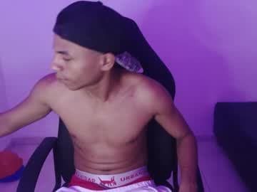 DOMINANT ALPHA KINGS live cam