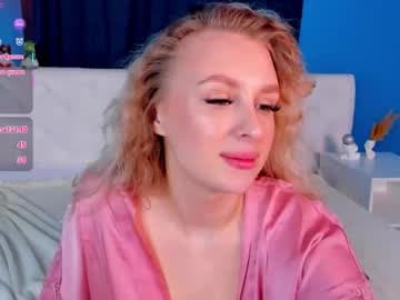 Kira GTM+2 (03:00am-10:45am) Wed, Thu, Fri, Sun live cam