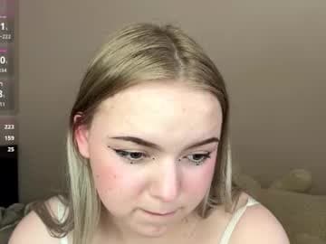 Hello, everyone! I'm Lora! Welcome to my room! We're going to have fun together! live cam