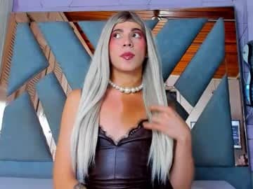 Lia Collins live cam