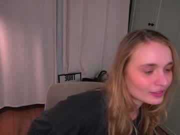 Elisabeth or Lisaaaa live cam