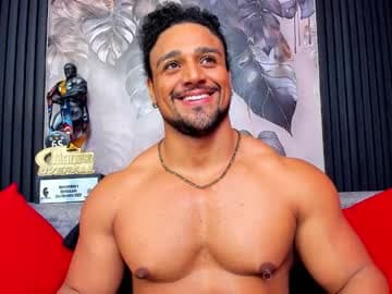 Mike Estevess 🔥 live cam