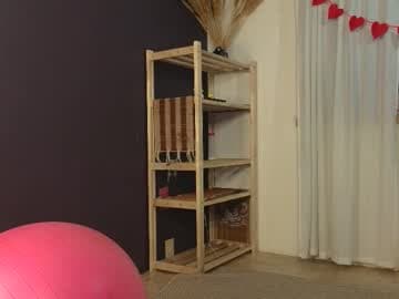 Nikki, nice bumms🍑 live cam