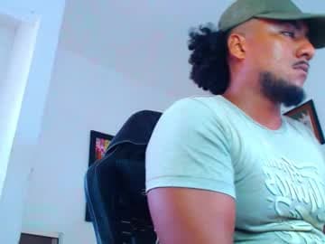 Enzo   Independent model, (Please help me to reach 200 thumbs up)♡ live cam