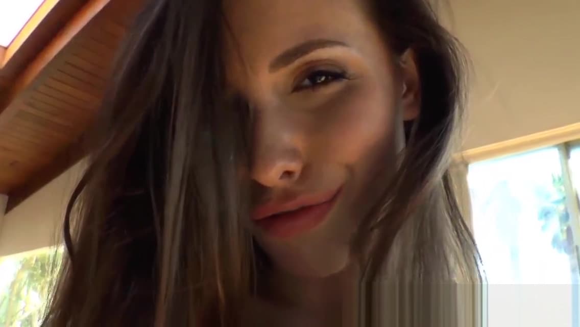 Fetish babe fingers her big round ass_main_thumbnail