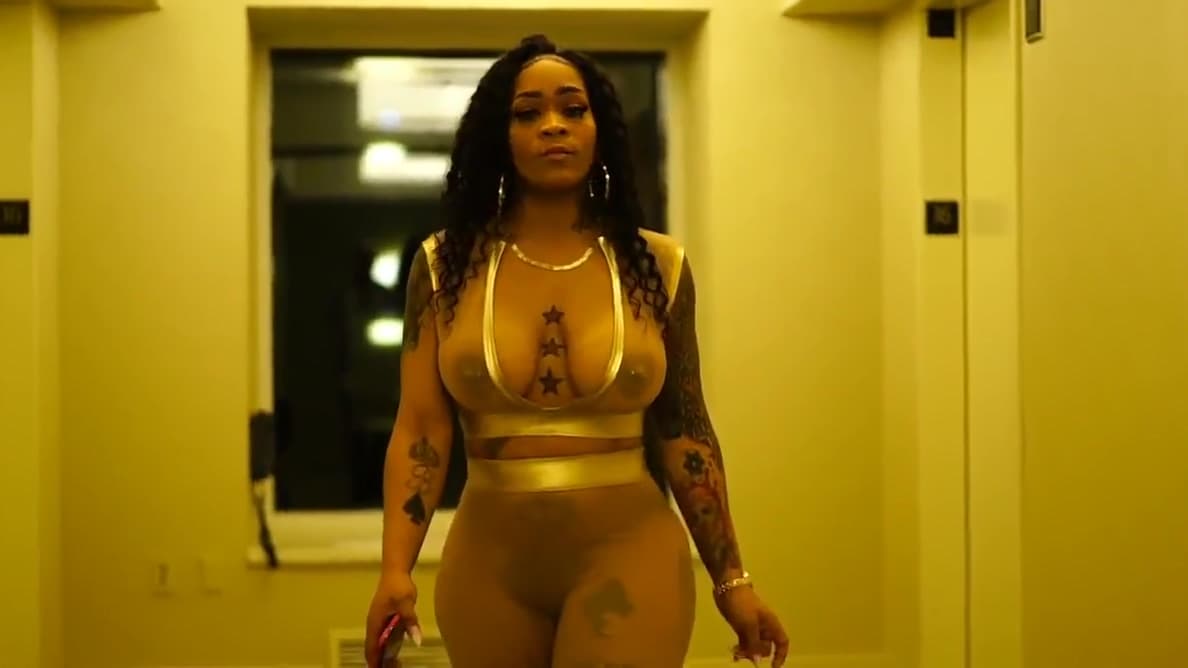 Big ass ebony pantyhose walking in parking and hotel_main_thumbnail