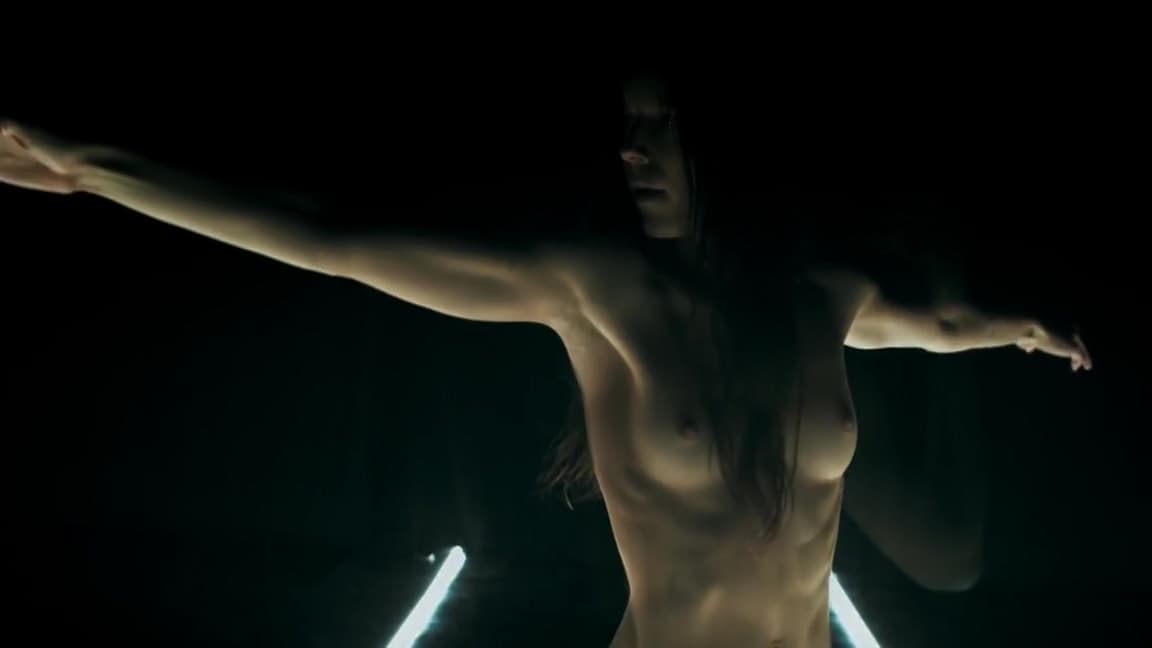 lavinia vago nude_main_thumbnail