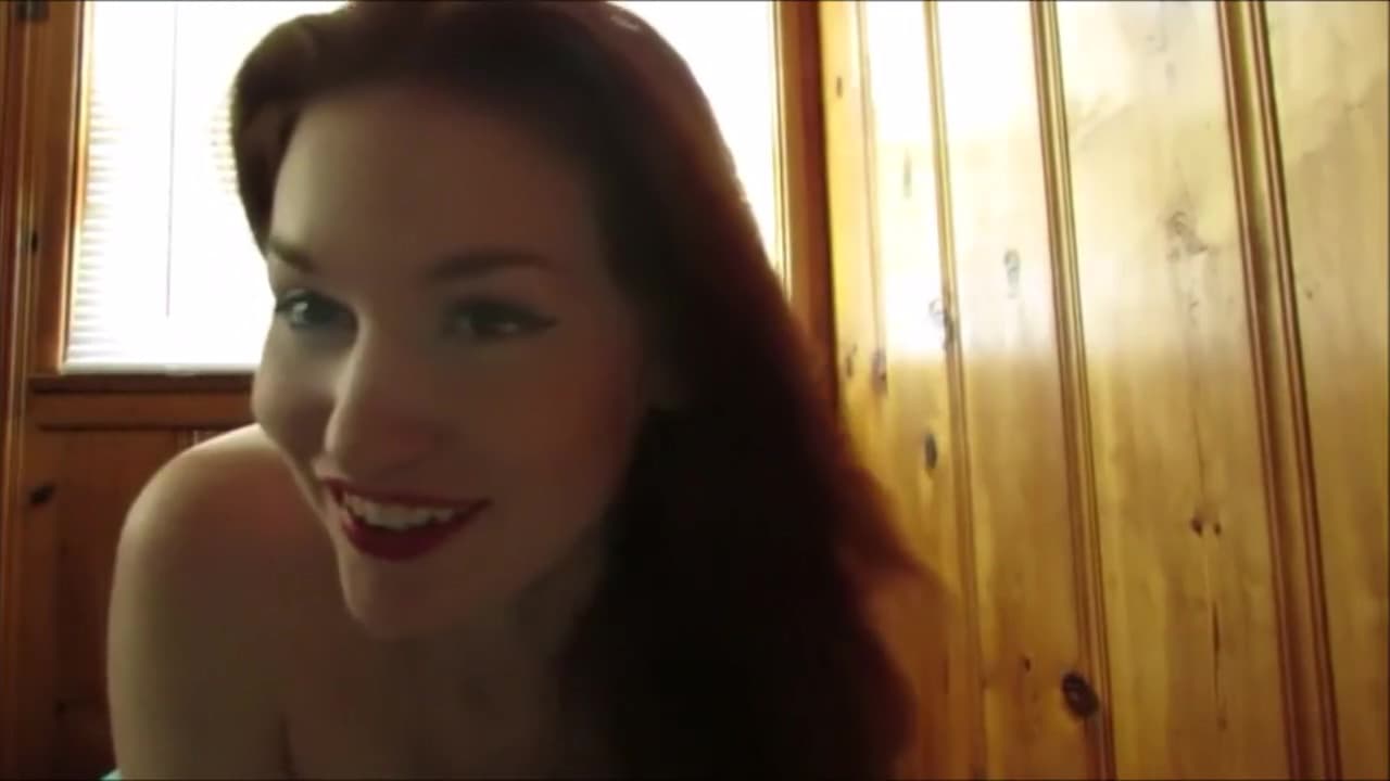 Redhead Hottie Fingering Her Hot Pussy_main_thumbnail