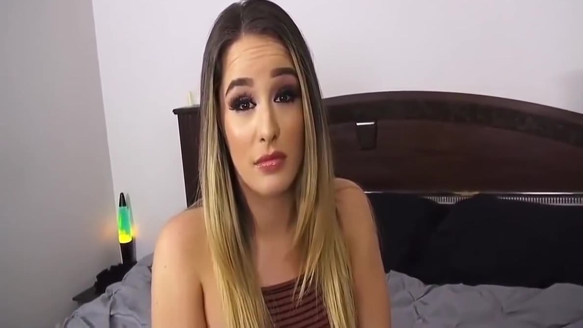 My Girlfriend Loves Money_main_thumbnail