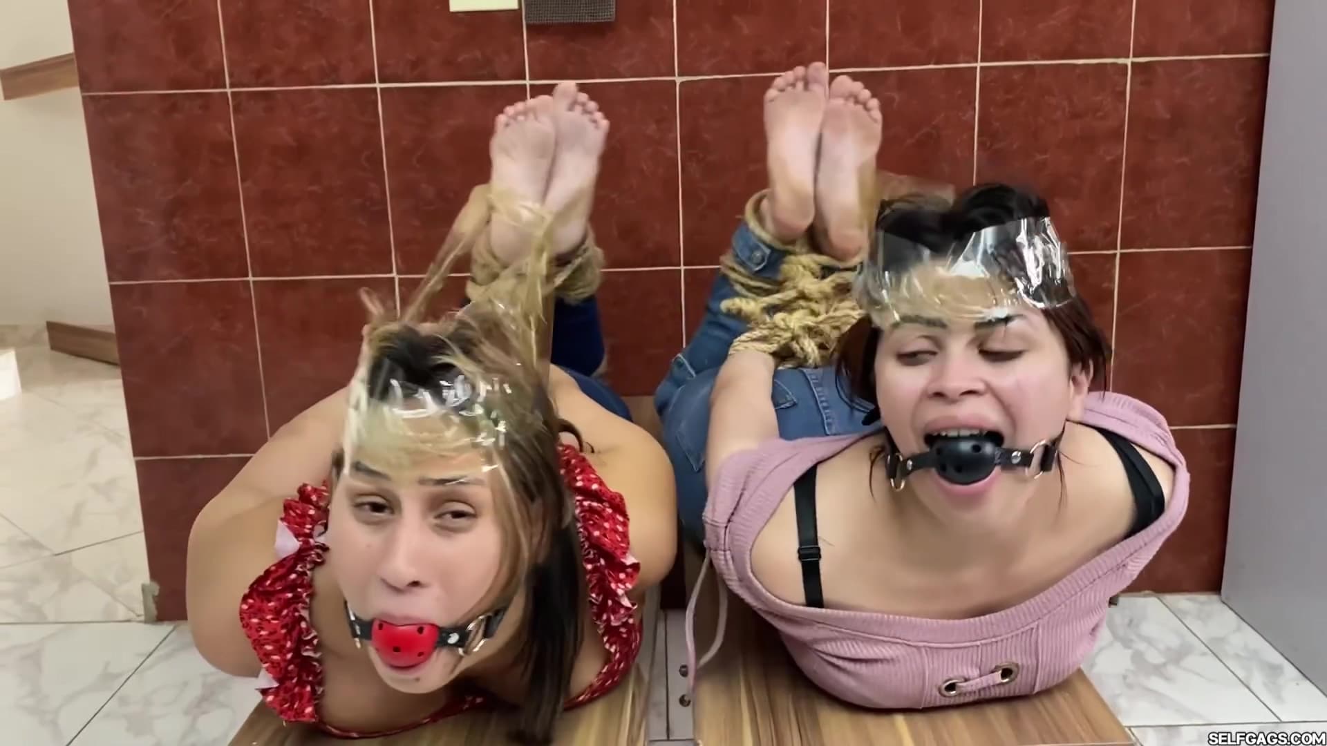 Hotties Having Fun In Bondage_main_thumbnail