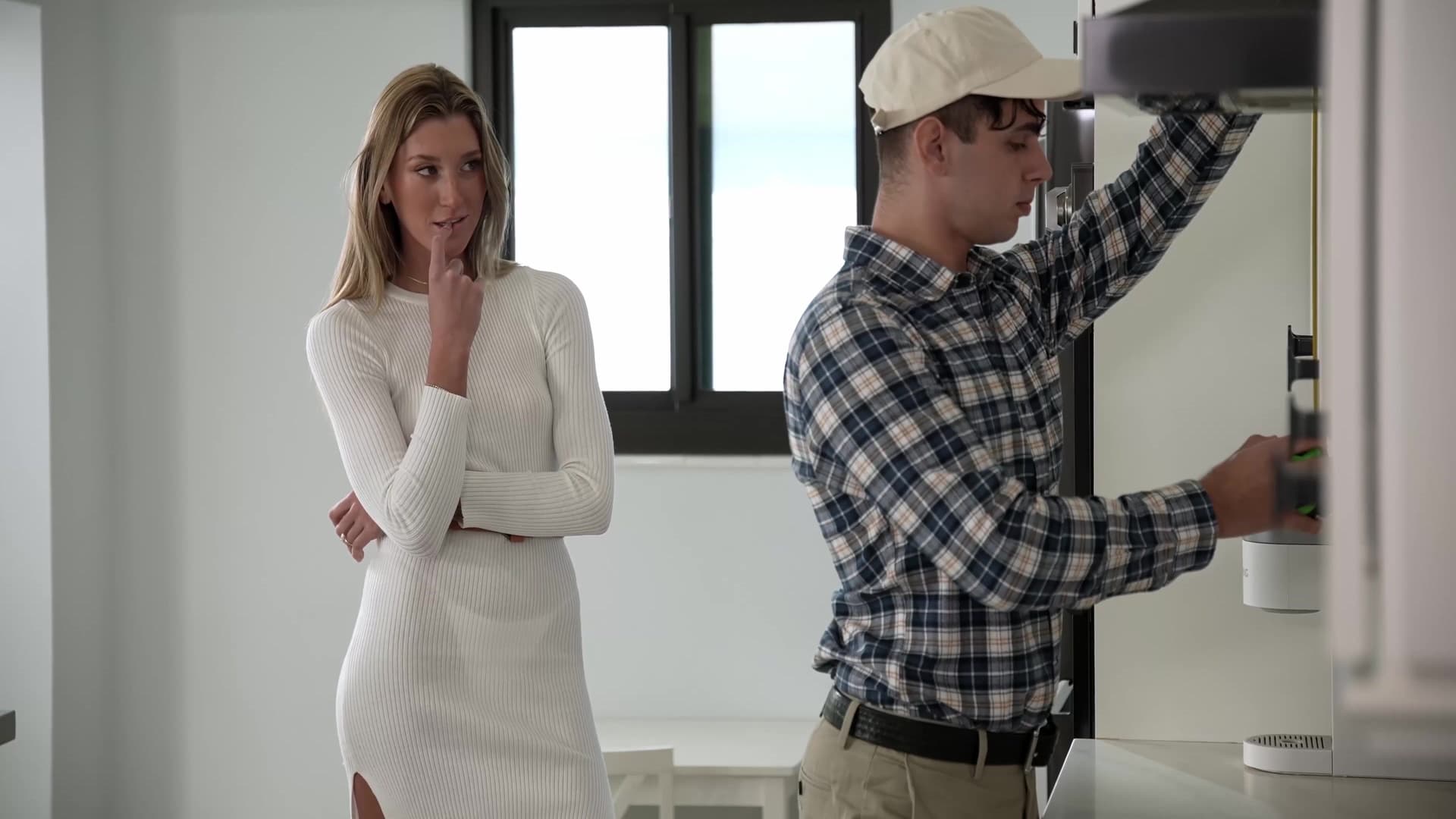 I Ride My Handyman Like A Cum Slut To Thank Him_main_thumbnail