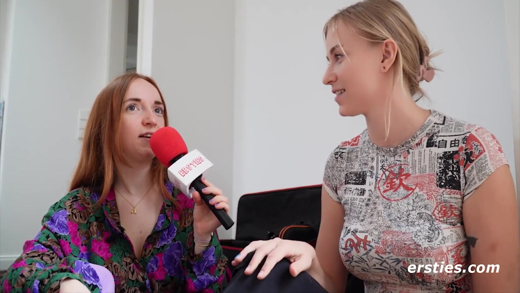 All Girl Lesbian Gangbang Fantasy_main_thumbnail