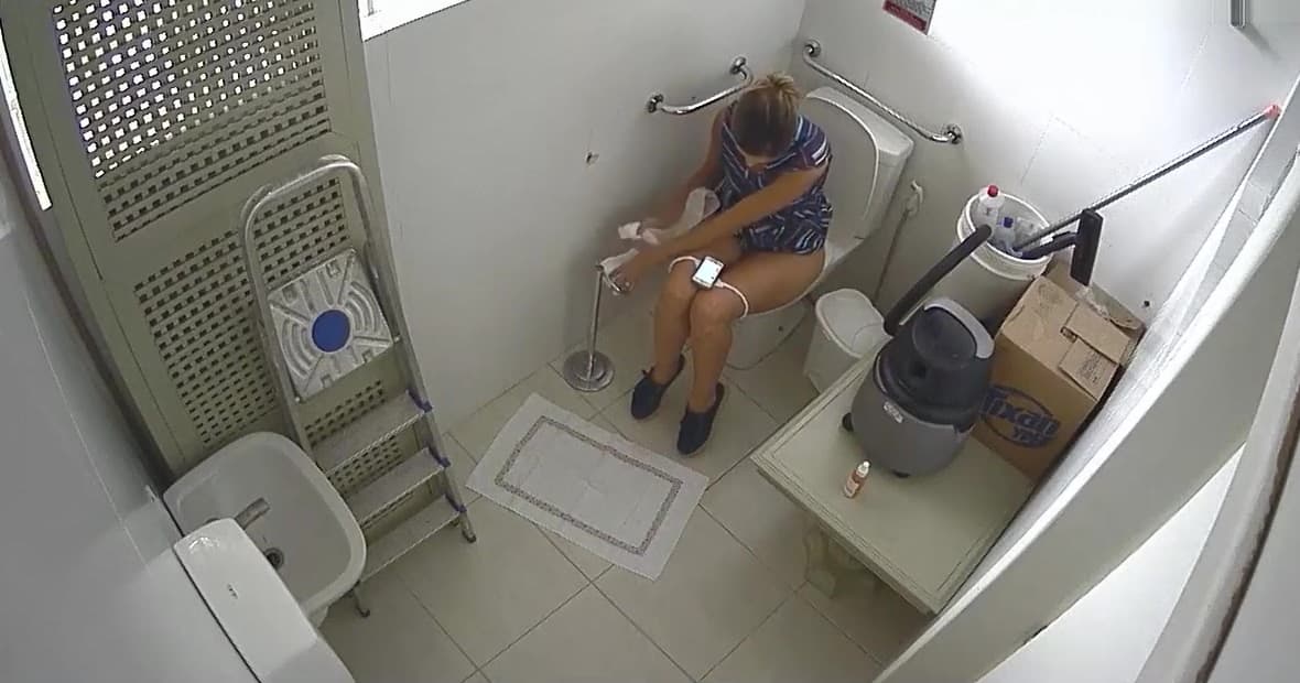 Hidden work WC cam_main_thumbnail