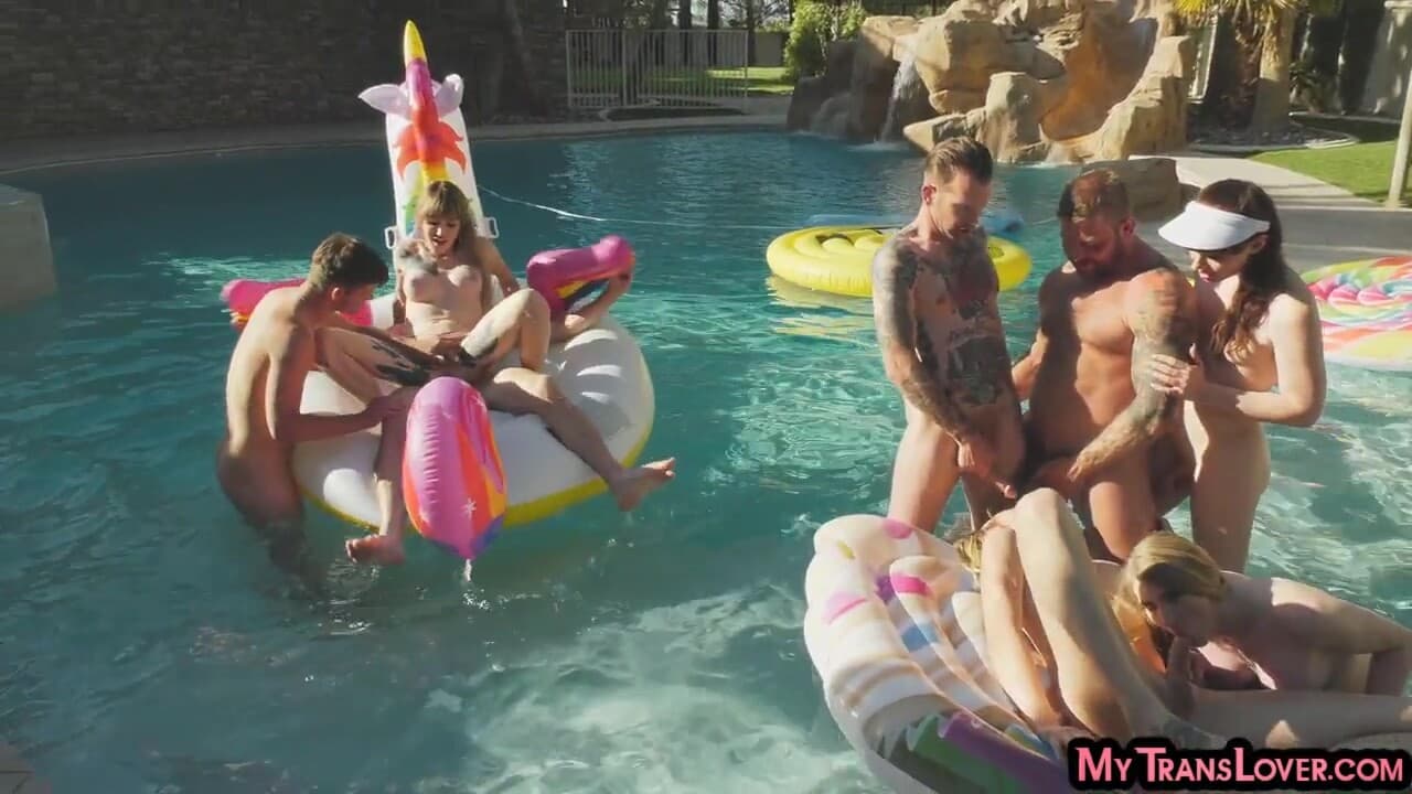Pornstar shemales enjoy bareback anal orgy outdoor by pool_main_thumbnail