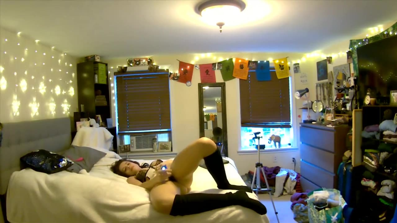 your girlfriend orgasms with vibrator while you watch through pet cam_main_thumbnail