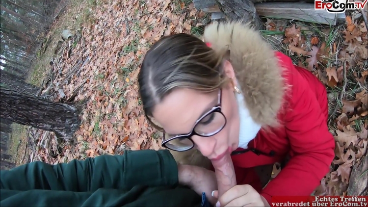 Versaute Deutsche Milf Heimlich Auf Einem Waldweg Gefickt Beim Geilen Sextref_main_thumbnail