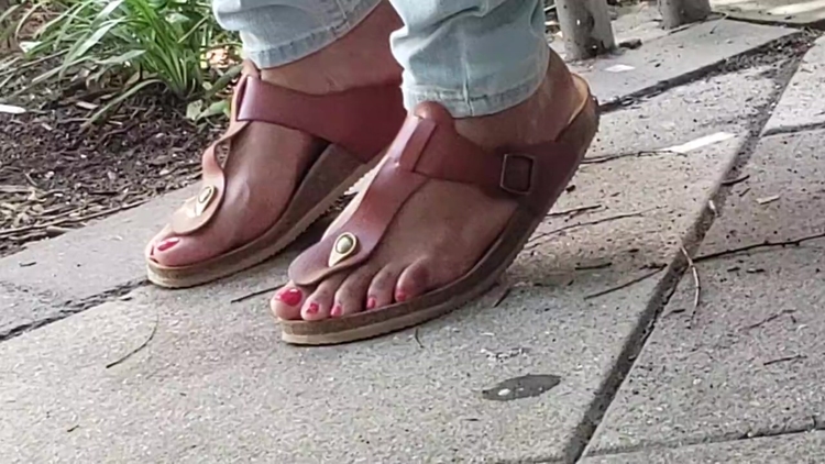 Candid feet_main_thumbnail
